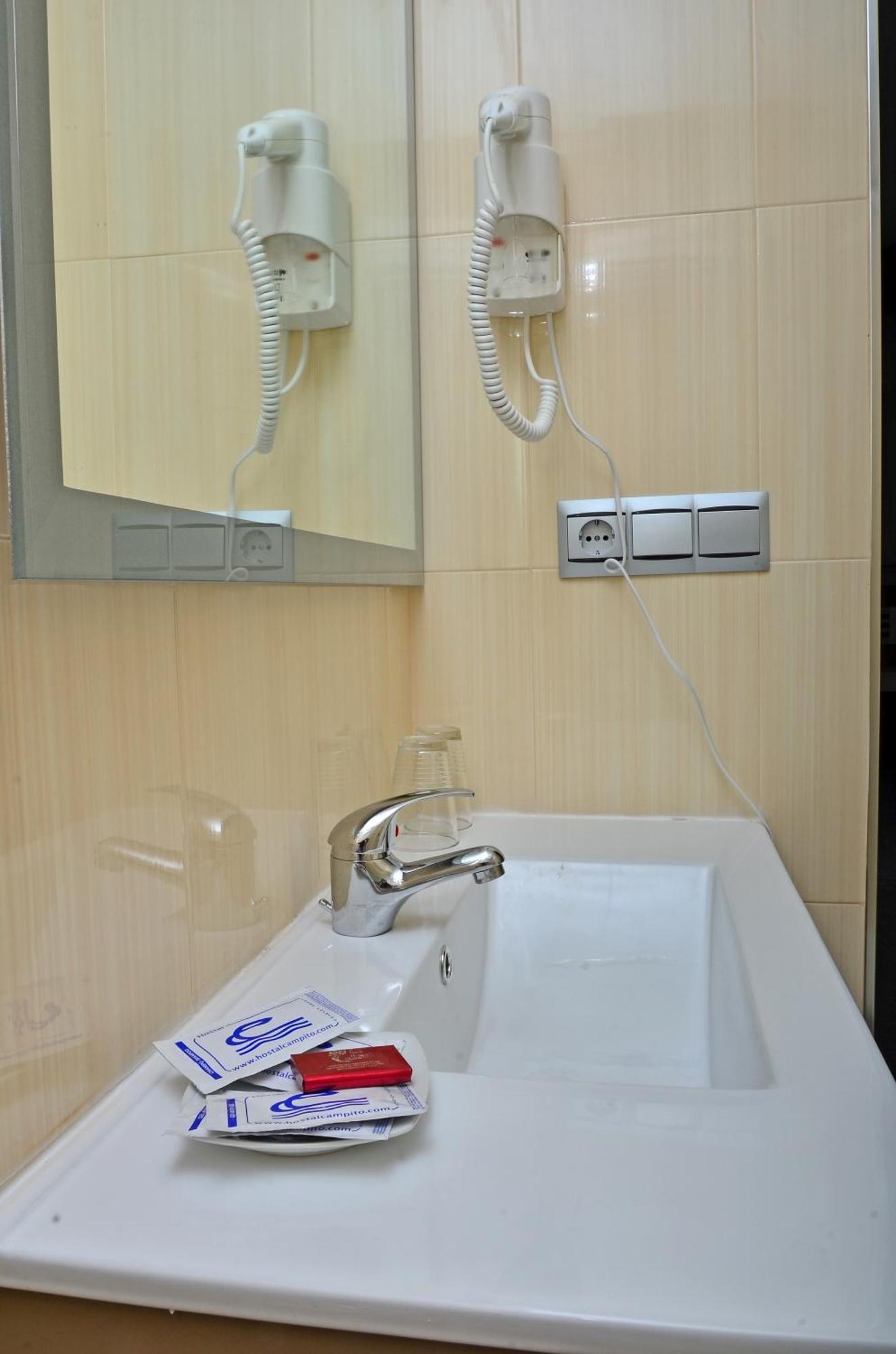 Hostal Campito Conil De La Frontera Room photo